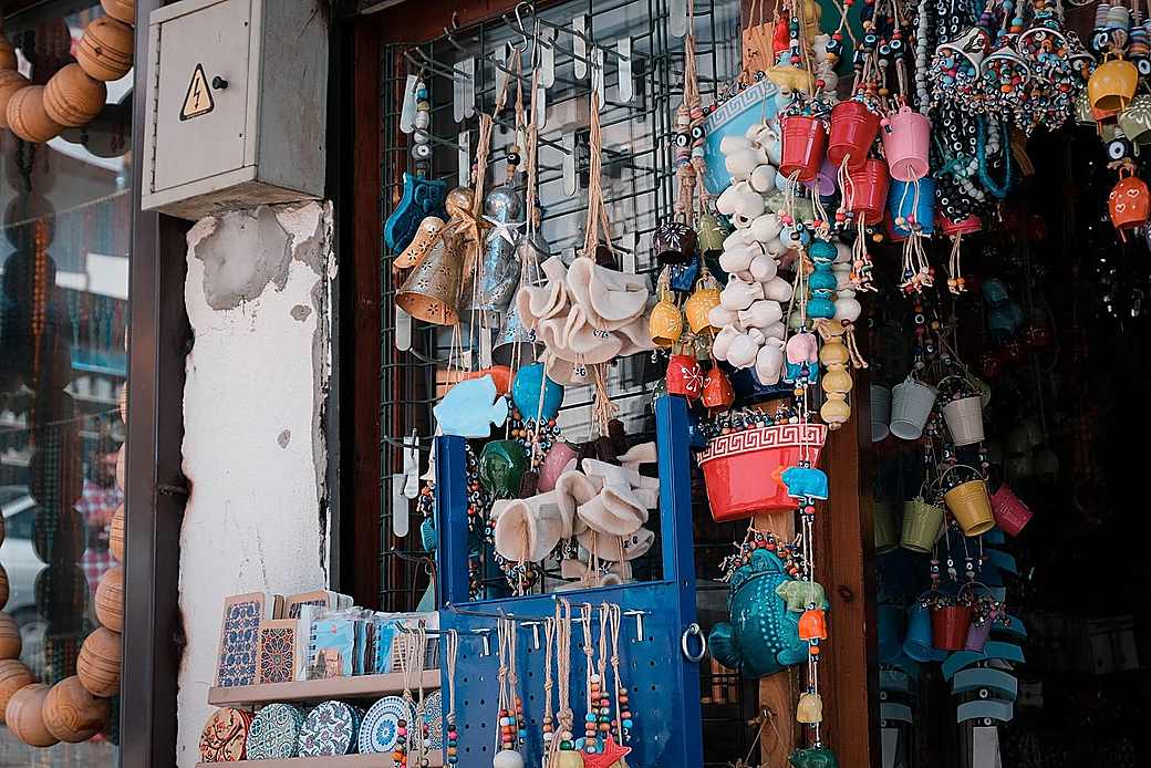 Local crafts and souvenirs to give as gifts